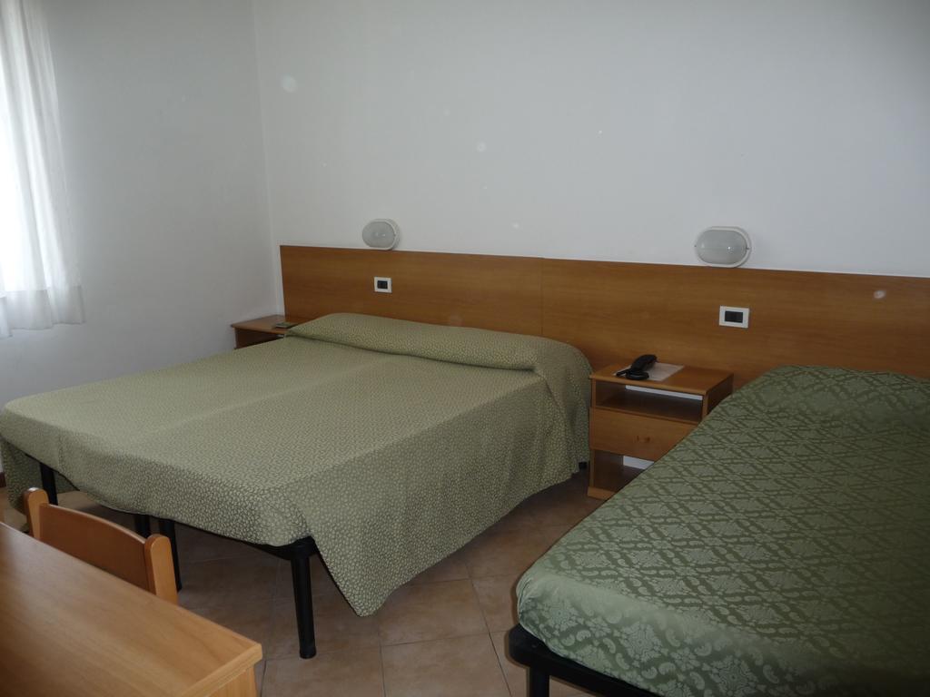 Hotel La Toscana Arezzo Bagian luar foto