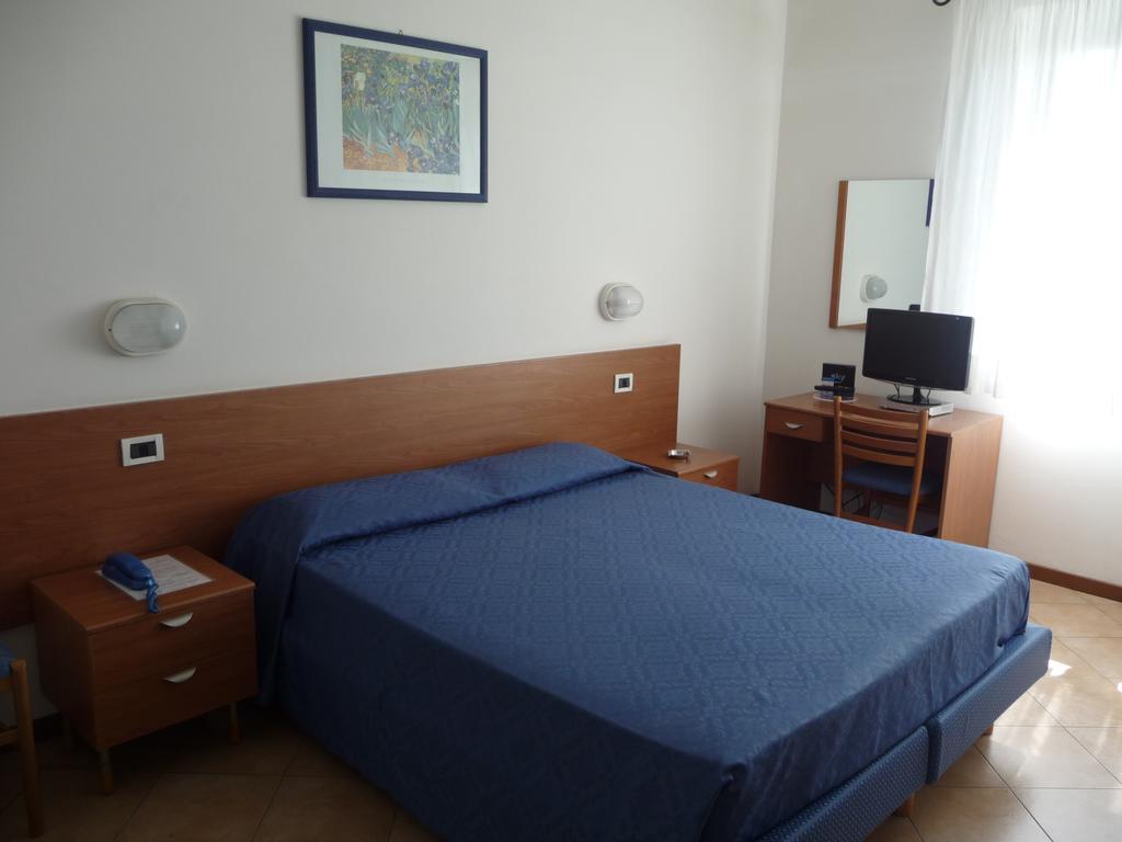Hotel La Toscana Arezzo Bagian luar foto