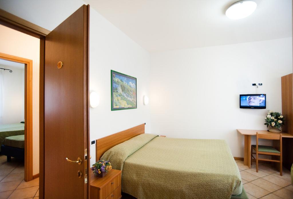 Hotel La Toscana Arezzo Bagian luar foto