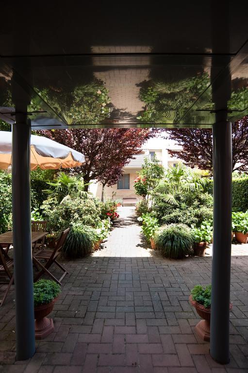 Hotel La Toscana Arezzo Bagian luar foto